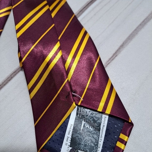 Rubie's Costume Co Harry Potter Gryffindor Tie - Picture 2 of 12